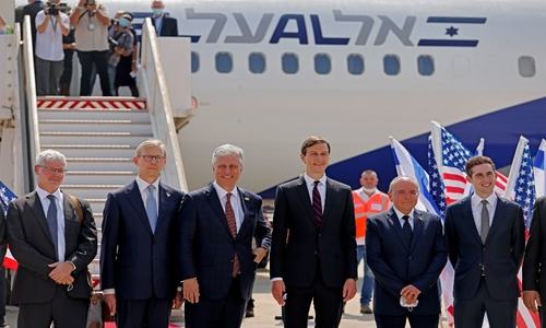 Israeli and US officials arrive in UAE to cement normalisation deal Israeli and US officials arrive in UAE to cement normalisation deal