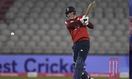 England, Australia renew old rivalry on T20 battlefield