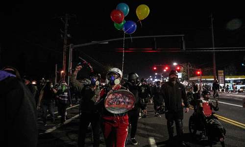 Unruly Portland protests not abating after 100 straight days