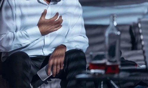 وہ 8 نشانیاں جو آپ کو کئی ہفتوں پہلے ہارٹ اٹیک سے خبردار کرتی ہیں