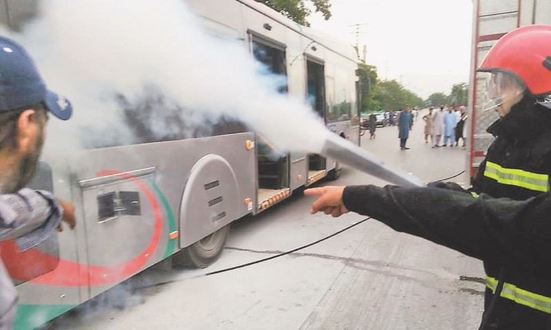 Peshawar BRT service suspended after bus catches fire Peshawar BRT service suspended after bus catches fire