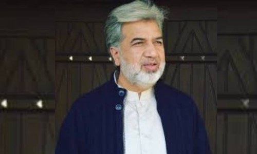 مارننگ شو میں ورزش کرتی خاتون سے متعلق ٹوئٹ کرنا صحافی انصار عباسی کو مہنگا پڑ گیا