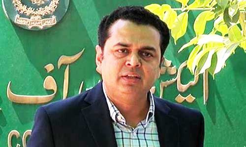 Talal breaks his arm, faces a PTI barrage Talal breaks his arm, faces a PTI barrage