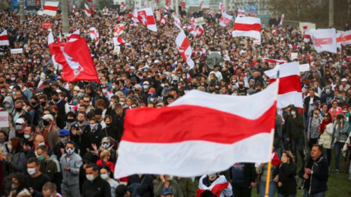 Tens of thousands march in support of Belarus political prisoners