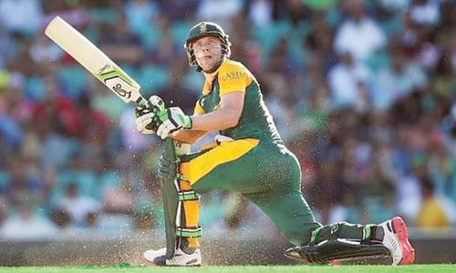 Shastri urges De Villiers to come out of retirement Shastri urges De Villiers to come out of retirement