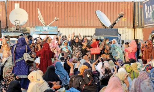 LHWs vow to continue sit-in till acceptance of demands LHWs vow to continue sit-in till acceptance of demands