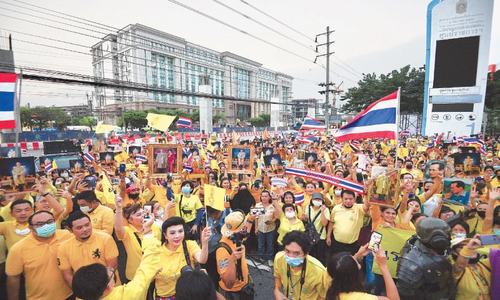 Thai PM revokes emergency decree