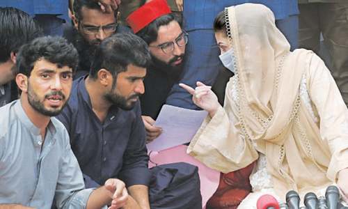 Maryam questions PM&rsquo;s silence over &lsquo;Karachi incident&rsquo;