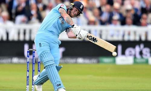 Stokes returns to New Zealand as dad battles brain cancer