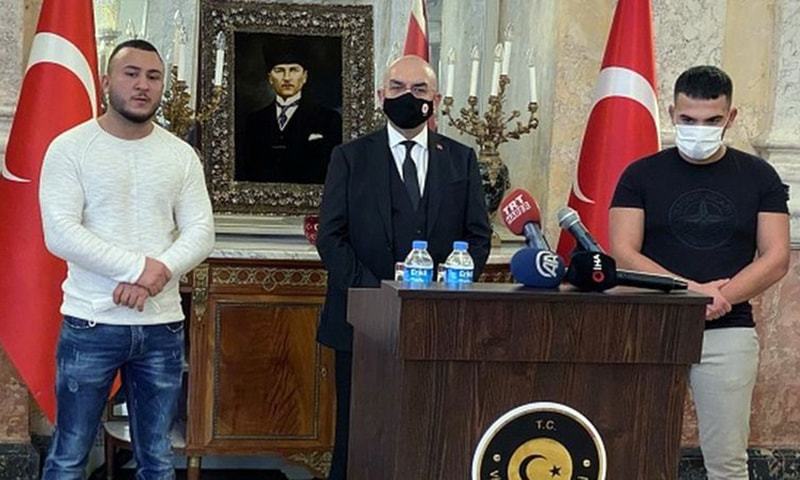 Young Muslim heroes hailed for helping victims during Vienna attack Young Muslim heroes hailed for helping victims during Vienna attack