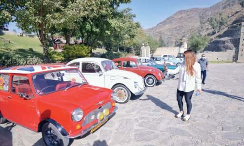 Vintage car rally starts off from Khyber
