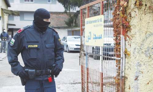 Austria police raid dozens of &lsquo;Islamist-linked&rsquo; targets