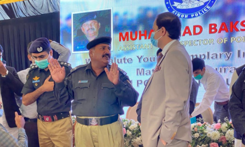 Kashmore ASI, family awarded Rs2m for 'exemplary initiative' in arresting rape suspect