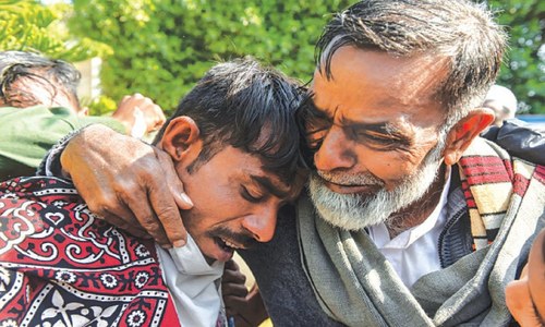 20 fishermen released from Indian captivity reunite with families