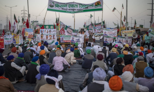 Protesting farmers ask top court to scrap new laws