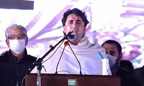 'PTI came to power through umpire's signal,' Bilawal tells charged crowd at PDM's Lahore power show