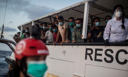 20 migrants dead off Tunisia after boat sinks, more missing