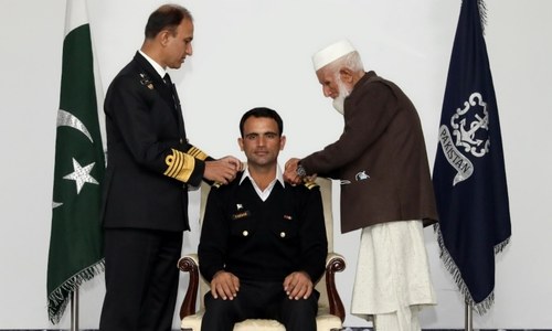 Cricketer Fakhar Zaman made honorary lieutenant by Pakistan Navy Cricketer Fakhar Zaman made honorary lieutenant by Pakistan Navy
