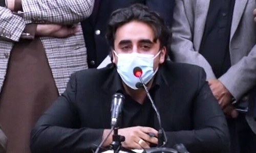 PPP dangles threat of resignations, keeps its options open