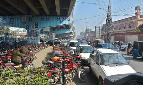 Municipal staff &lsquo;renting out&rsquo; pathways to vendors