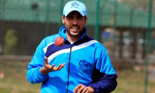Amir stresses he cannot play under current team management