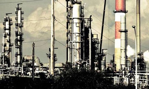 Oil drops 1pc as China's surging Covid-19 cases trigger clampdowns