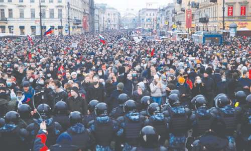 Moscow police clash with Navalny supporters as tens of thousands rally