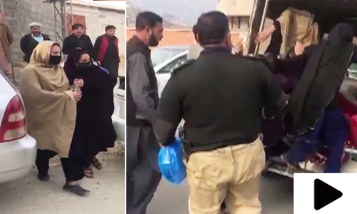 چوری کے الزام میں گرفتار خواتین پر پولیس تشدد کی ویڈیو وائرل