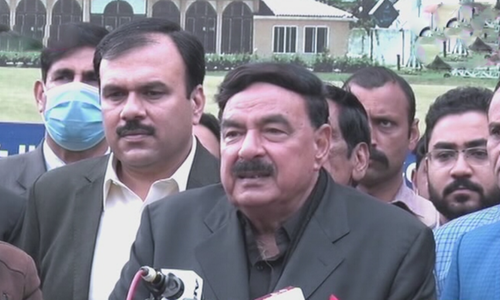 PPP, PML-N violating charter of democracy, says Rashid