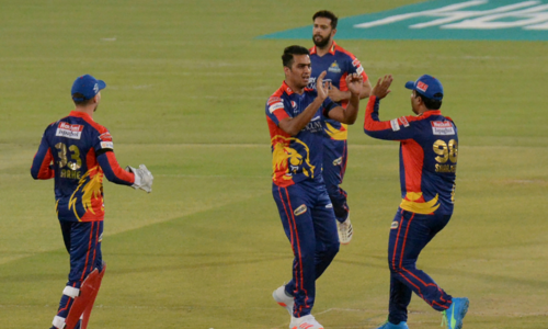 Karachi Kings make short work of Quetta Gladiators