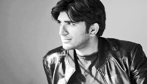 Ali Hamza's 'Sar Buland' is a slow and easy-to-listen ballad with a focus on the vocals