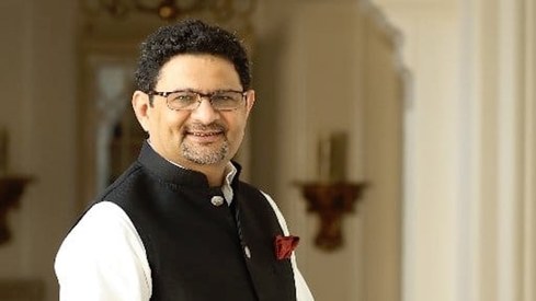 Next time you're faced with casual sexism, be a Miftah Ismail