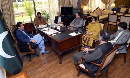 PM holds back-to-back meetings with lawmakers