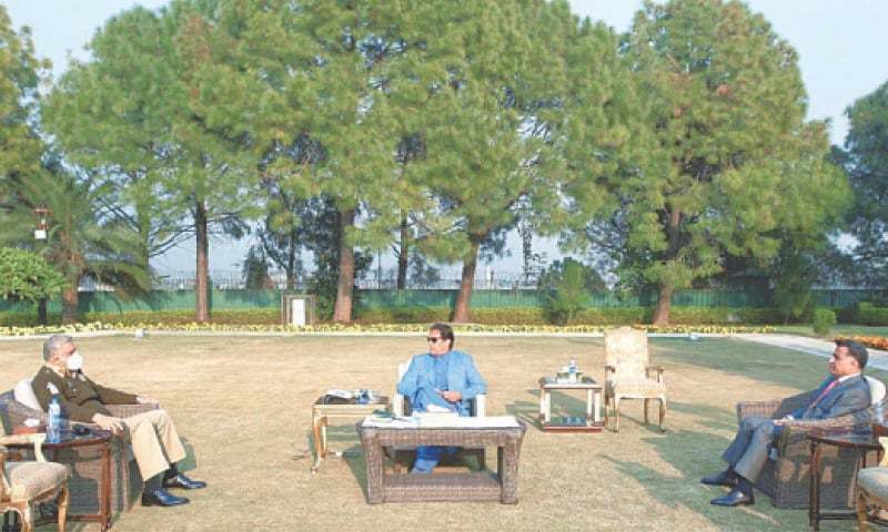 COAS, ISI chief call on Prime Minister Imran COAS, ISI chief call on Prime Minister Imran