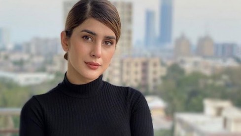 Kubra Khan unfollowed PM Imran Khan and things blew a little out of proportion