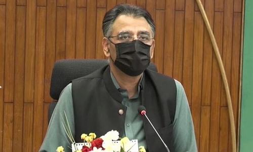 SAPM Nadeem Babar asked to step down over fuel crisis: Asad Umar