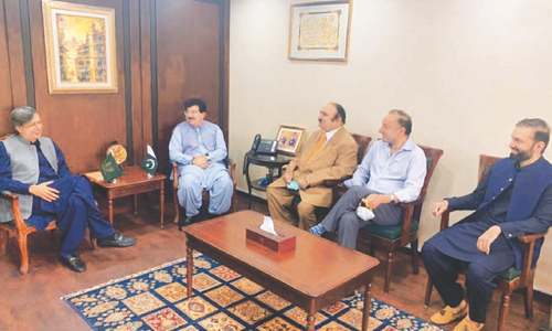 PML-N senators ask Sanjrani to treat them as independent group