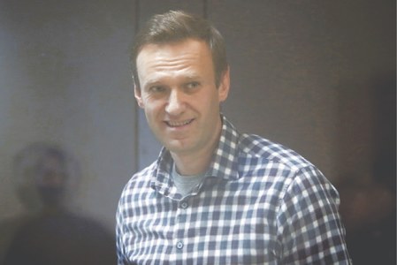 Jailed Navalny losing sensation in hands, says lawyer