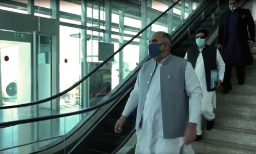 Pakistani MPs&rsquo; plane not allowed to land at Kabul over threat