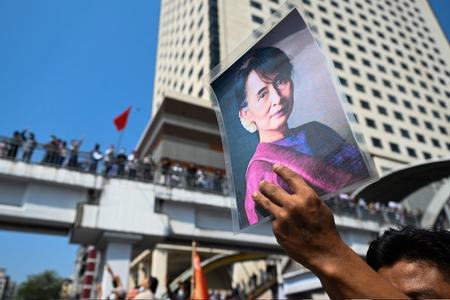 Suu Kyi faces new criminal charges Suu Kyi faces new criminal charges