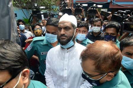 Dhaka cracks down on hardliners after violence Dhaka cracks down on hardliners after violence