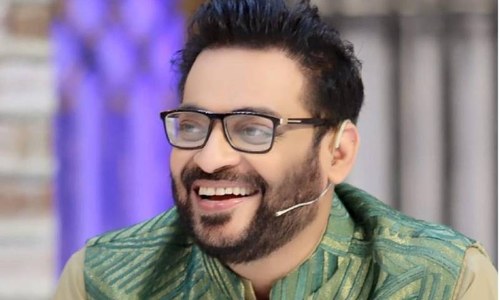 عامر لیاقت کے 'ناگن ڈانس' پر تنقید، 'میں نے وعدہ کیا ہے آئندہ نہیں کروں گا'