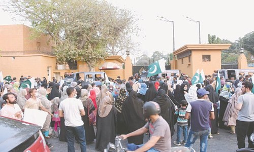 Relatives of &lsquo;missing&rsquo; persons hold protest outside Governor House in Karachi