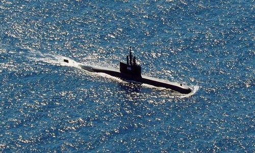Indonesian leader orders all-out effort to find submarine as oxygen runs low