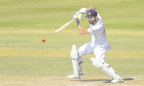 Karunaratne keeps SL in the runs after Bangladesh amass 541-7