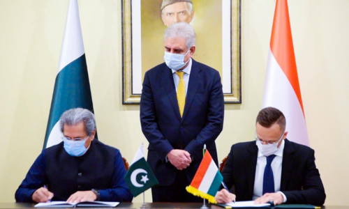 Imran calls for enhanced ties with Hungary