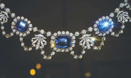 Rare Kashmir sapphire glitters in Geneva auction Rare Kashmir sapphire glitters in Geneva auction