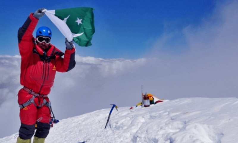 Pakistani mountaineer Sirbaz Khan summits Everest, 7 more 8,000ers to go