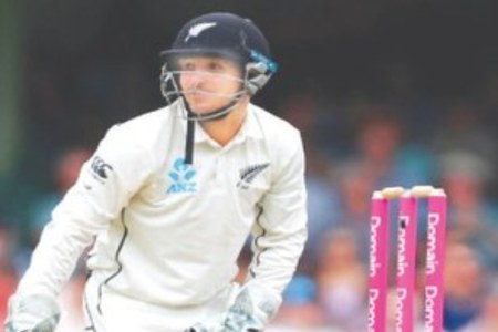 NZ keeper Watling to hang up gloves after England tour