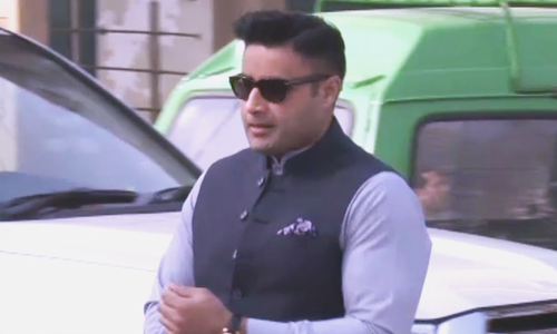 PM&rsquo;s aide Zulfi Bukhari steps down over ring road scam